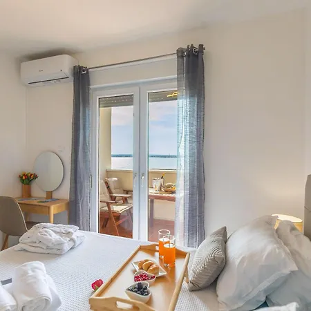 Apartment Sandstrand, No 2 *