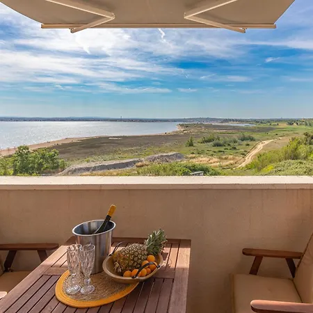 Apartment Sandstrand, No 2 Nin