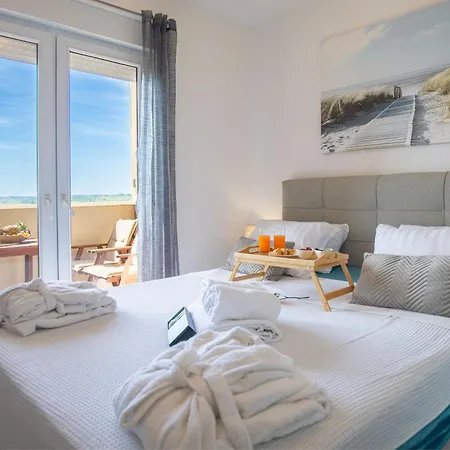Apartment Sandstrand, No 2 *