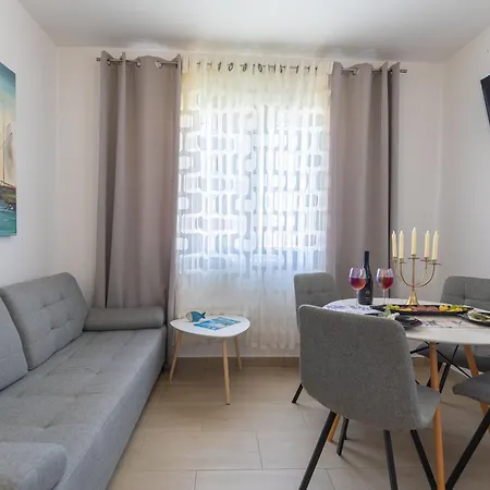 Apartment Sandstrand, No 2 Nin